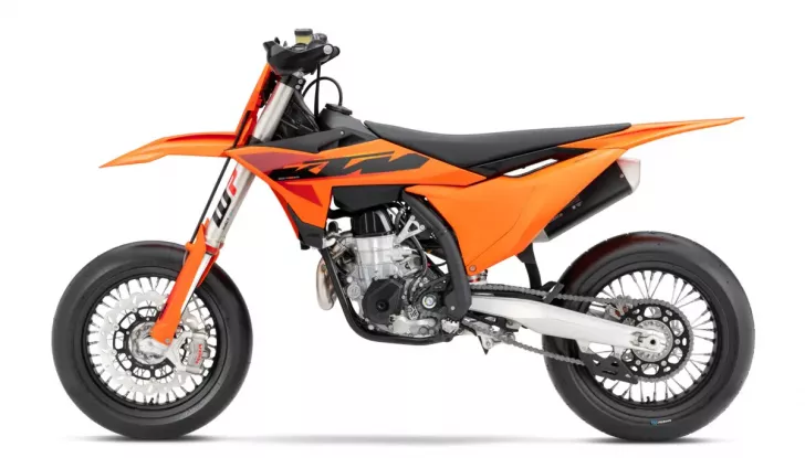 KTM presenta la nuova 450 SMR 2025 - Foto 6 di 8