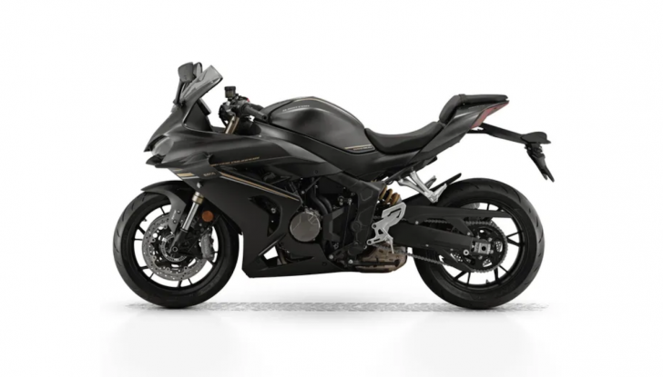 QJ Motor Srk 800 RR: sportività e tecnologia a un prezzo competitivo - Foto 3 di 6