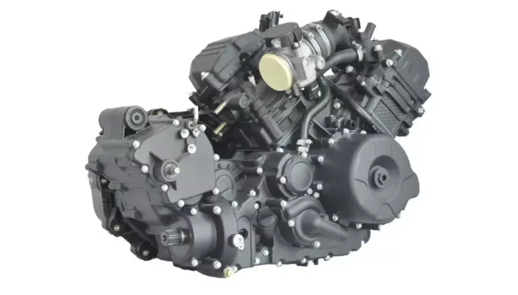 Regal Raptor V2: la maxi custom cinese con cambio da scooter - Foto 4 di 4