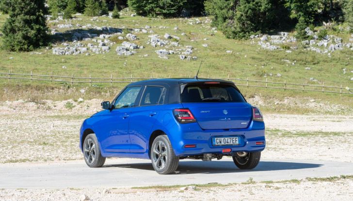 Nuova Suzuki Swift Hybrid 4×4 AllGrip: caratteristiche, design, abitacolo, motore e prezzo - Foto 15 di 122
