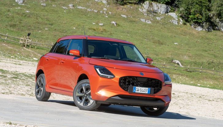 Nuova Suzuki Swift Hybrid 4×4 AllGrip: caratteristiche, design, abitacolo, motore e prezzo - Foto 19 di 122