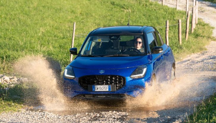Nuova Suzuki Swift Hybrid 4×4 AllGrip: caratteristiche, design, abitacolo, motore e prezzo - Foto 105 di 122