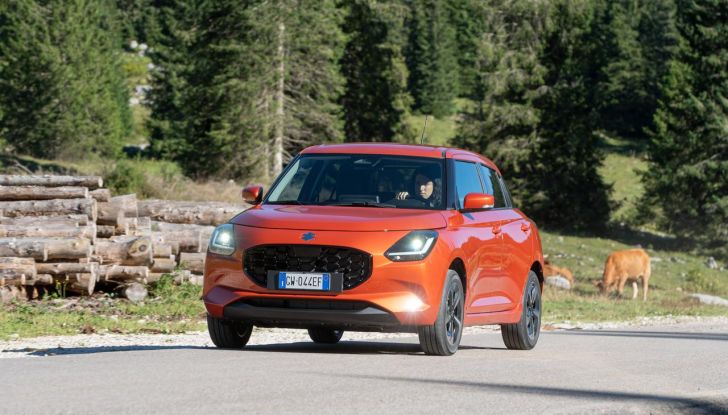 Nuova Suzuki Swift Hybrid 4×4 AllGrip: caratteristiche, design, abitacolo, motore e prezzo - Foto 59 di 122