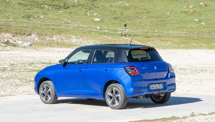 Nuova Suzuki Swift Hybrid 4×4 AllGrip: caratteristiche, design, abitacolo, motore e prezzo - Foto 16 di 122
