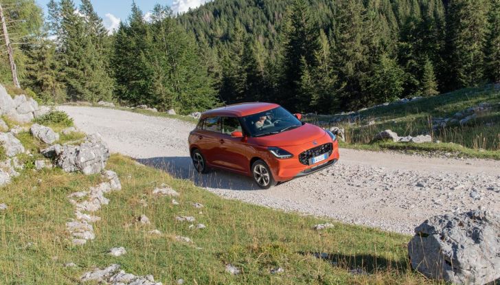 Nuova Suzuki Swift Hybrid 4×4 AllGrip: caratteristiche, design, abitacolo, motore e prezzo - Foto 85 di 122