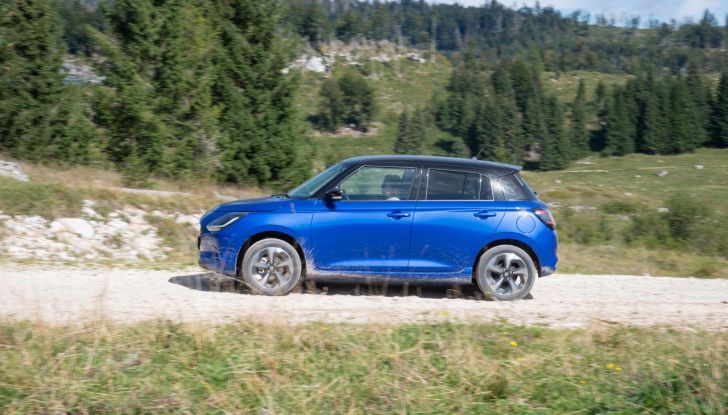 Nuova Suzuki Swift Hybrid 4×4 AllGrip: caratteristiche, design, abitacolo, motore e prezzo - Foto 79 di 122