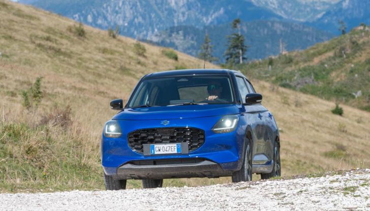 Nuova Suzuki Swift Hybrid 4×4 AllGrip: caratteristiche, design, abitacolo, motore e prezzo - Foto 110 di 122