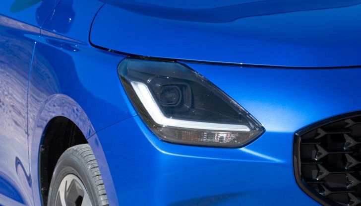 Nuova Suzuki Swift Hybrid 4×4 AllGrip: caratteristiche, design, abitacolo, motore e prezzo - Foto 31 di 122