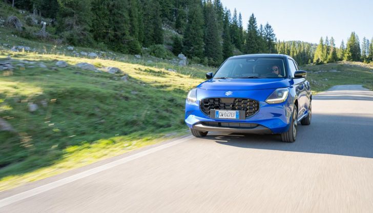 Nuova Suzuki Swift Hybrid 4×4 AllGrip: caratteristiche, design, abitacolo, motore e prezzo - Foto 48 di 122