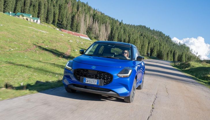 Nuova Suzuki Swift Hybrid 4×4 AllGrip: caratteristiche, design, abitacolo, motore e prezzo - Foto 50 di 122