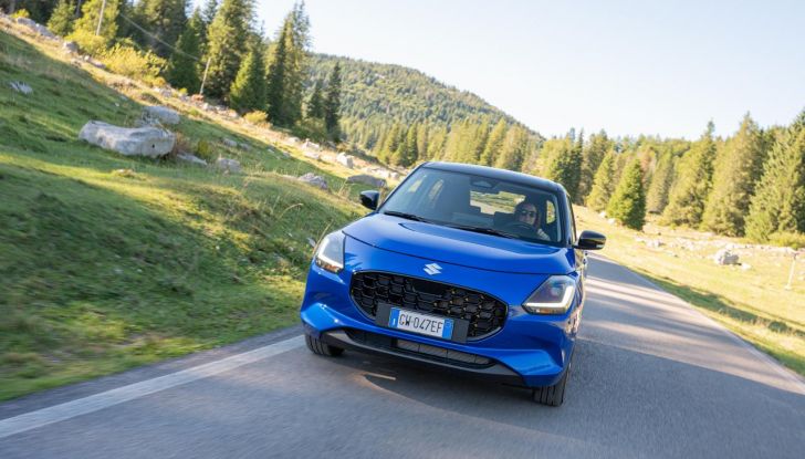 Nuova Suzuki Swift Hybrid 4×4 AllGrip: caratteristiche, design, abitacolo, motore e prezzo - Foto 45 di 122