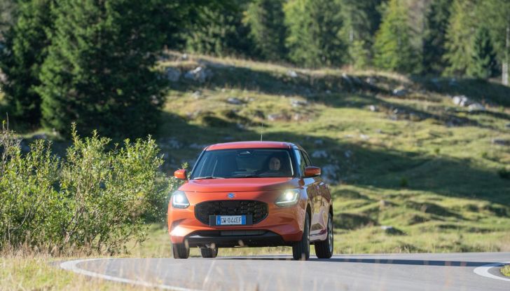 Nuova Suzuki Swift Hybrid 4×4 AllGrip: caratteristiche, design, abitacolo, motore e prezzo - Foto 72 di 122