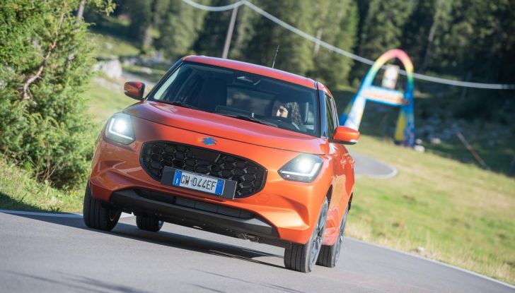 Nuova Suzuki Swift Hybrid 4×4 AllGrip: caratteristiche, design, abitacolo, motore e prezzo - Foto 68 di 122