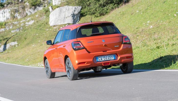 Nuova Suzuki Swift Hybrid 4×4 AllGrip: caratteristiche, design, abitacolo, motore e prezzo - Foto 69 di 122