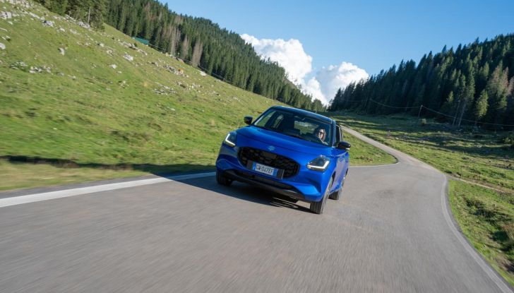 Nuova Suzuki Swift Hybrid 4×4 AllGrip: caratteristiche, design, abitacolo, motore e prezzo - Foto 53 di 122