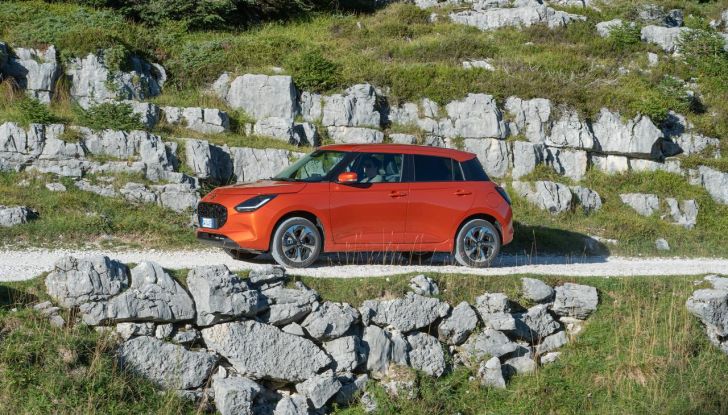 Nuova Suzuki Swift Hybrid 4×4 AllGrip: caratteristiche, design, abitacolo, motore e prezzo - Foto 95 di 122