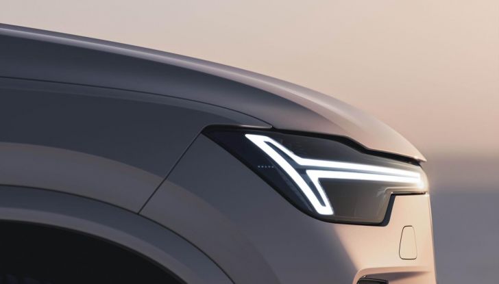 Volvo XC90 2025: caratteristiche, design, abitacolo, motori, versioni e disponibilità - Foto 10 di 36