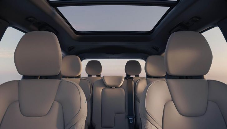 Volvo XC90 2025: caratteristiche, design, abitacolo, motori, versioni e disponibilità - Foto 33 di 36