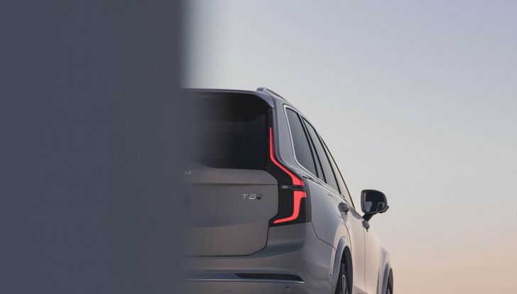 Volvo XC90 2025: caratteristiche, design, abitacolo, motori, versioni e disponibilità - Foto 14 di 36