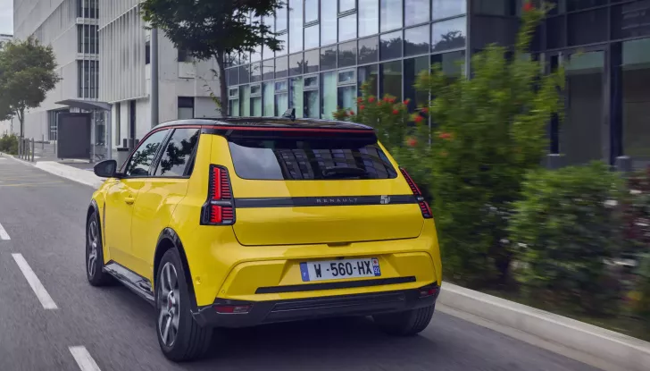 Renault 5 E-Tech Electric: la city car elettrica ora disponibile a partire da 24.900 euro - Foto 23 di 25