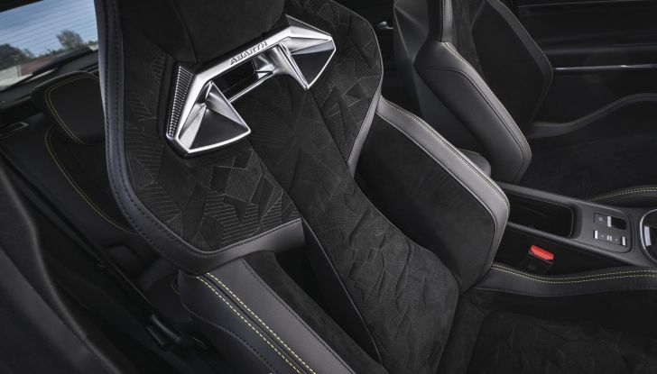 Nuova Abarth 600e: caratteristiche, design, abitacolo, motori, versioni, autonomia e prestazioni - Foto 12 di 131