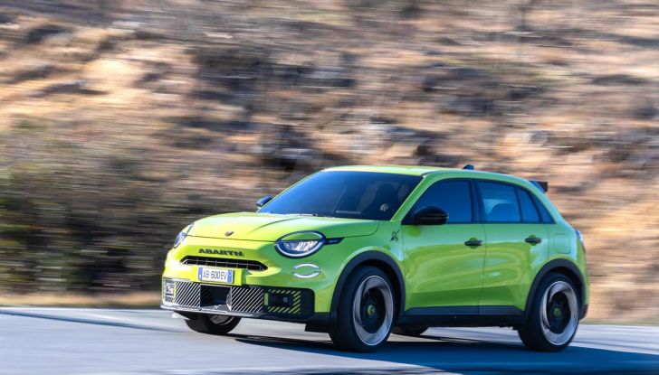 Nuova Abarth 600e: caratteristiche, design, abitacolo, motori, versioni, autonomia e prestazioni - Foto 107 di 131