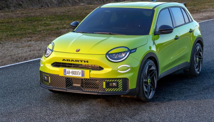 Nuova Abarth 600e: caratteristiche, design, abitacolo, motori, versioni, autonomia e prestazioni - Foto 87 di 131