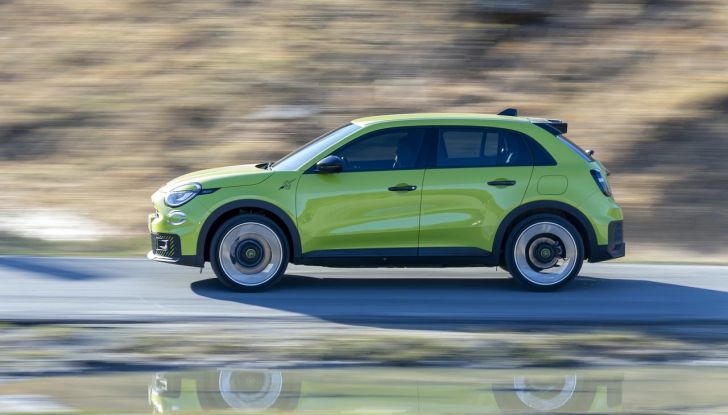 Nuova Abarth 600e: caratteristiche, design, abitacolo, motori, versioni, autonomia e prestazioni - Foto 115 di 131