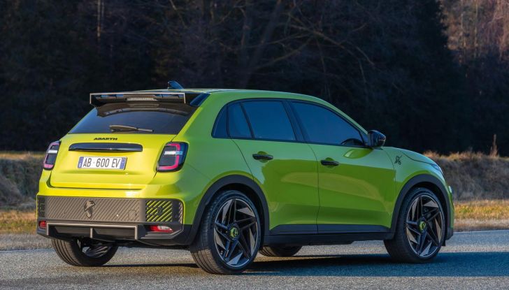 Nuova Abarth 600e: caratteristiche, design, abitacolo, motori, versioni, autonomia e prestazioni - Foto 83 di 131