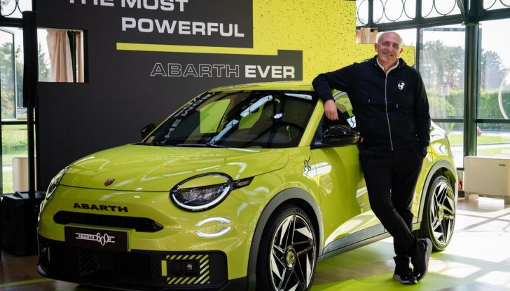 Nuova Abarth 600e: caratteristiche, design, abitacolo, motori, versioni, autonomia e prestazioni - Foto 128 di 131