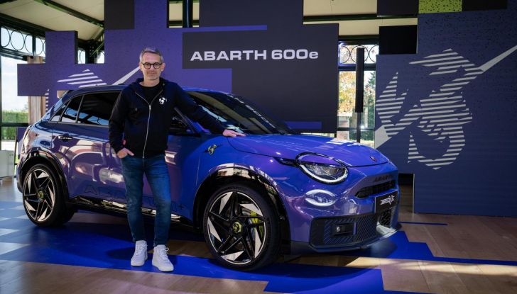 Nuova Abarth 600e: caratteristiche, design, abitacolo, motori, versioni, autonomia e prestazioni - Foto 126 di 131