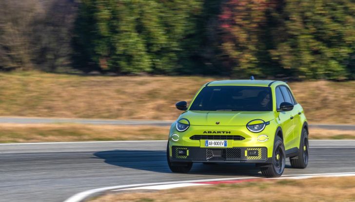 Nuova Abarth 600e: caratteristiche, design, abitacolo, motori, versioni, autonomia e prestazioni - Foto 82 di 131