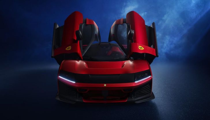 Ferrari F80: caratteristiche, design, abitacolo, motori e prestazioni - Foto 10 di 22