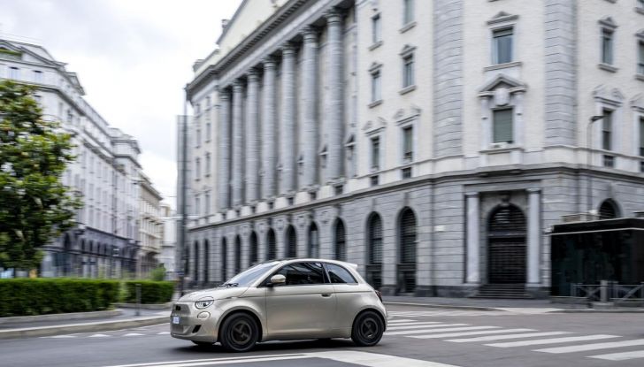 Fiat 500e Giorgio Armani Collector's Edition