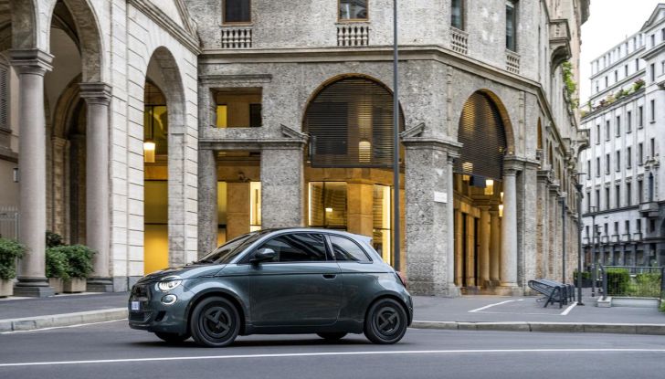 Fiat 500e Giorgio Armani Collector's Edition