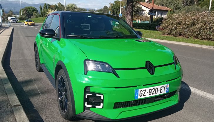Renault 5 E-Tech Electric: la city car elettrica ora disponibile a partire da 24.900 euro - Foto 13 di 25