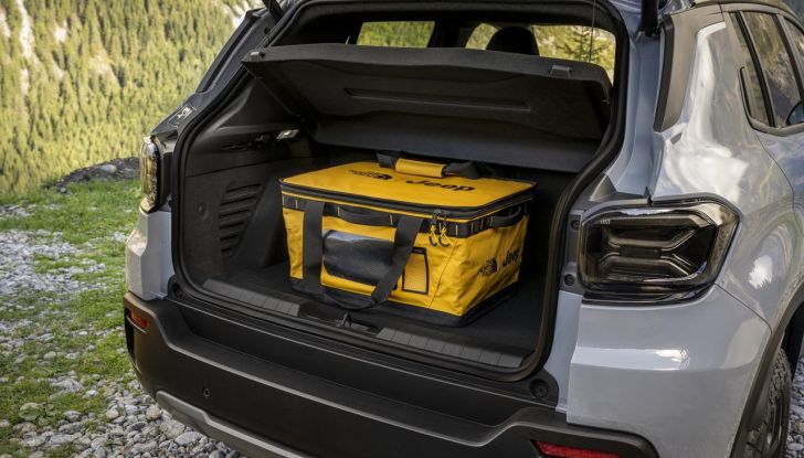 Jeep Avenger 4xe: caratteristiche, design, abitacolo, motore, allestimenti e prezzi - Foto 33 di 38