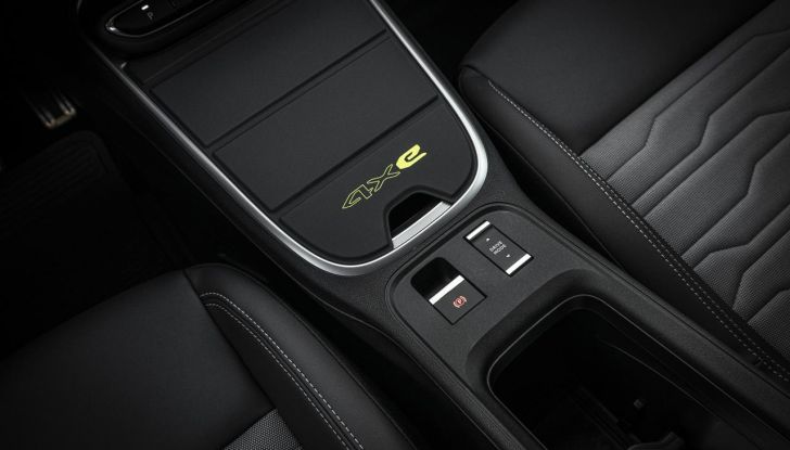 Jeep Avenger 4xe: caratteristiche, design, abitacolo, motore, allestimenti e prezzi - Foto 14 di 38