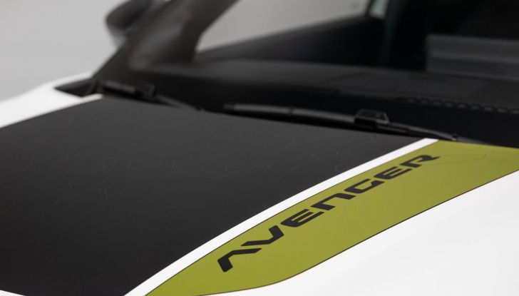 Jeep Avenger 4xe: caratteristiche, design, abitacolo, motore, allestimenti e prezzi - Foto 9 di 38