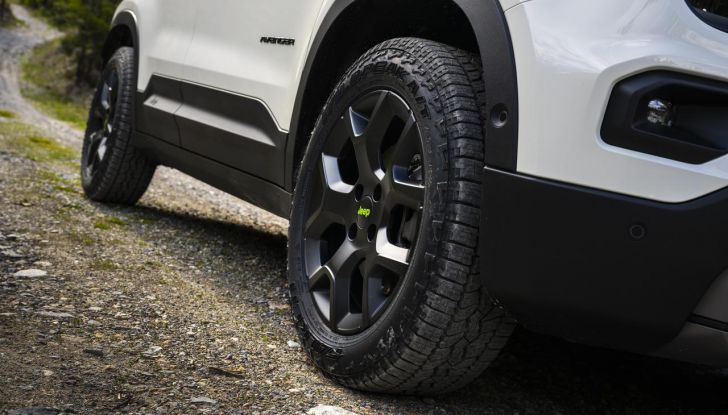 Jeep Avenger 4xe: caratteristiche, design, abitacolo, motore, allestimenti e prezzi - Foto 10 di 38