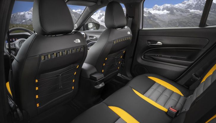 Jeep Avenger 4xe: caratteristiche, design, abitacolo, motore, allestimenti e prezzi - Foto 32 di 38