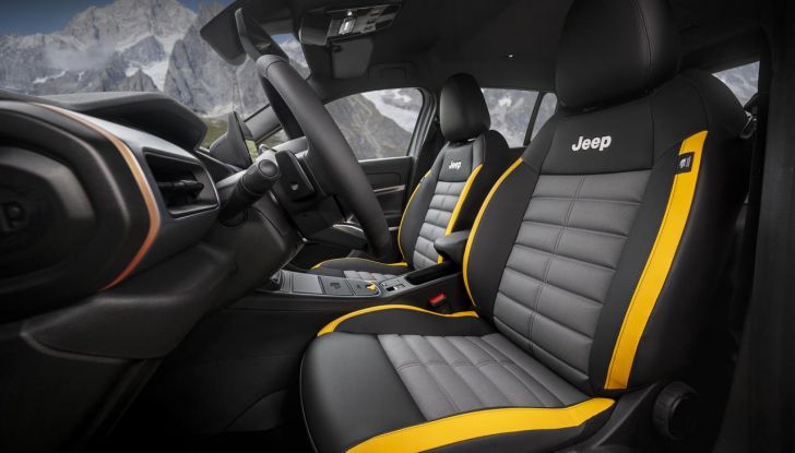 Jeep Avenger 4xe: caratteristiche, design, abitacolo, motore, allestimenti e prezzi - Foto 29 di 38