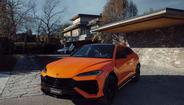 Lamborghini Urus SE: caratteristiche, design, abitacolo, motore e prezzo - Foto 19 di 23