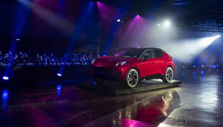 Nuova Lynk & Co 02: caratteristiche, design, abitacolo, motore, autonomia e prezzo - Foto 3 di 22