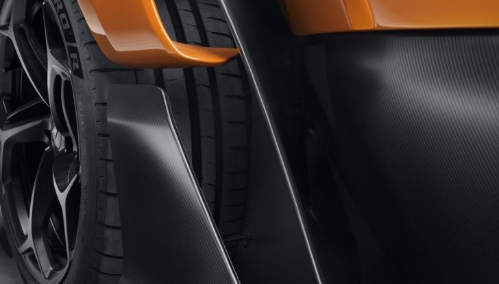 McLaren W1: caratteristiche, design, abitacolo, motore, prestazioni e prezzo - Foto 8 di 22