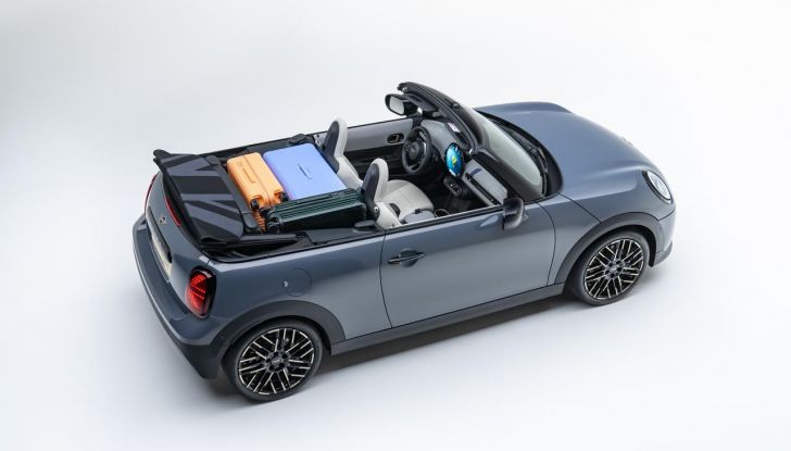 Nuova Mini Cooper Cabrio: caratteristiche, design, abitacolo, motori e allestimenti - Foto 24 di 64