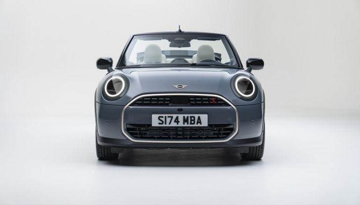Nuova Mini Cooper Cabrio: caratteristiche, design, abitacolo, motori e allestimenti - Foto 32 di 64
