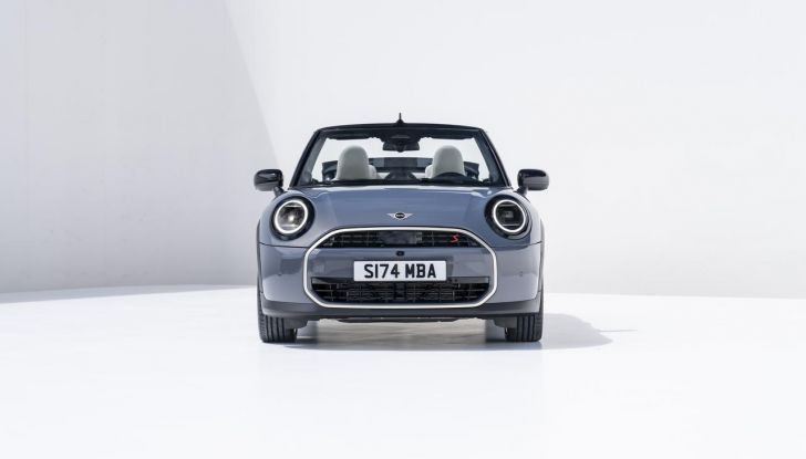 Nuova Mini Cooper Cabrio: caratteristiche, design, abitacolo, motori e allestimenti - Foto 3 di 64