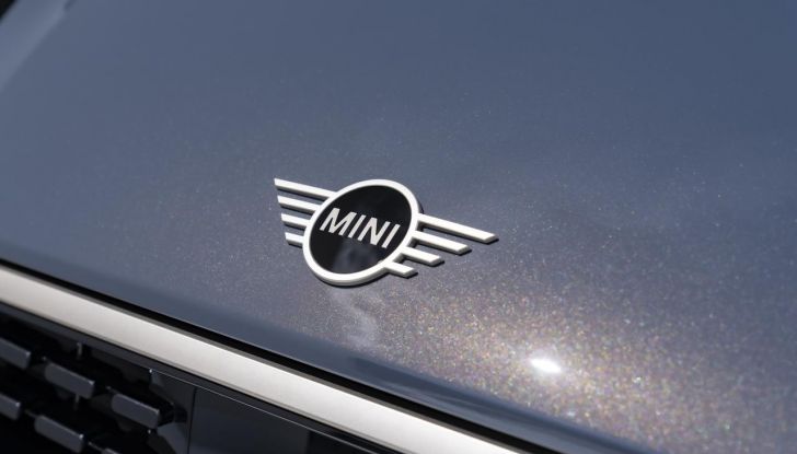 Nuova Mini Cooper Cabrio: caratteristiche, design, abitacolo, motori e allestimenti - Foto 44 di 64