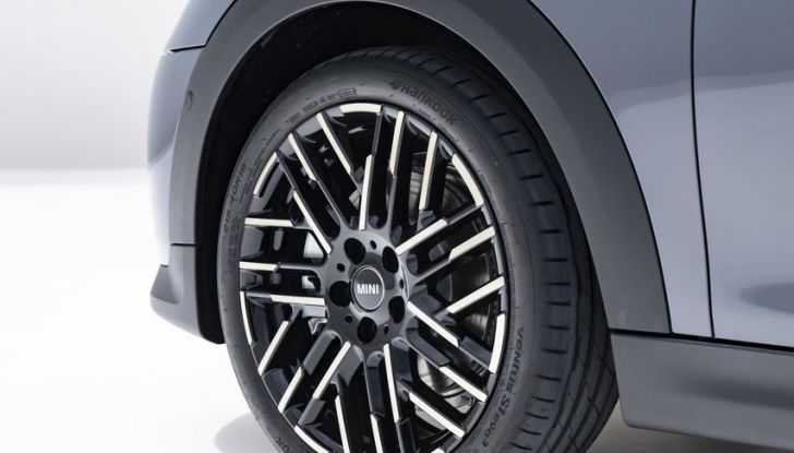 Nuova Mini Cooper Cabrio: caratteristiche, design, abitacolo, motori e allestimenti - Foto 47 di 64